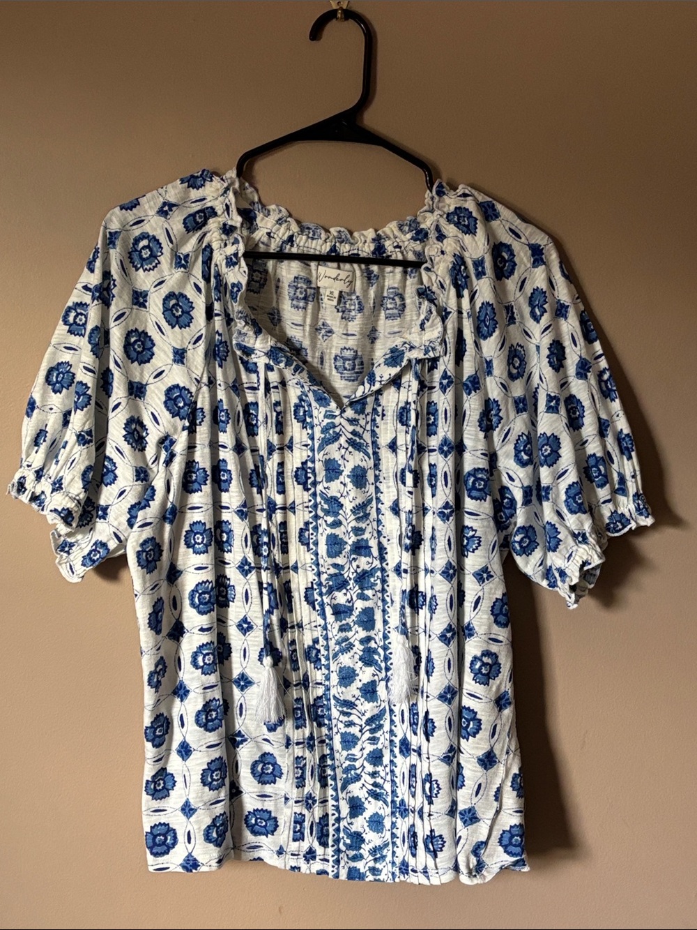 Wonderly White and Blue Floral Peasant Blouse